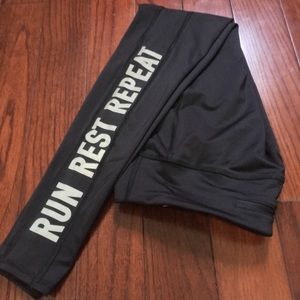 NWT Old navy black active leggings